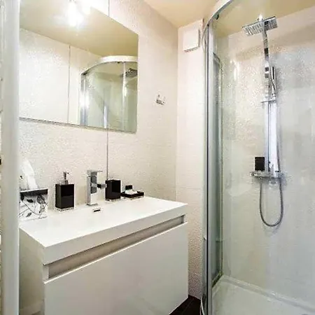 Stunning - 1br-6p - Grand Boulevard Hotel 2*